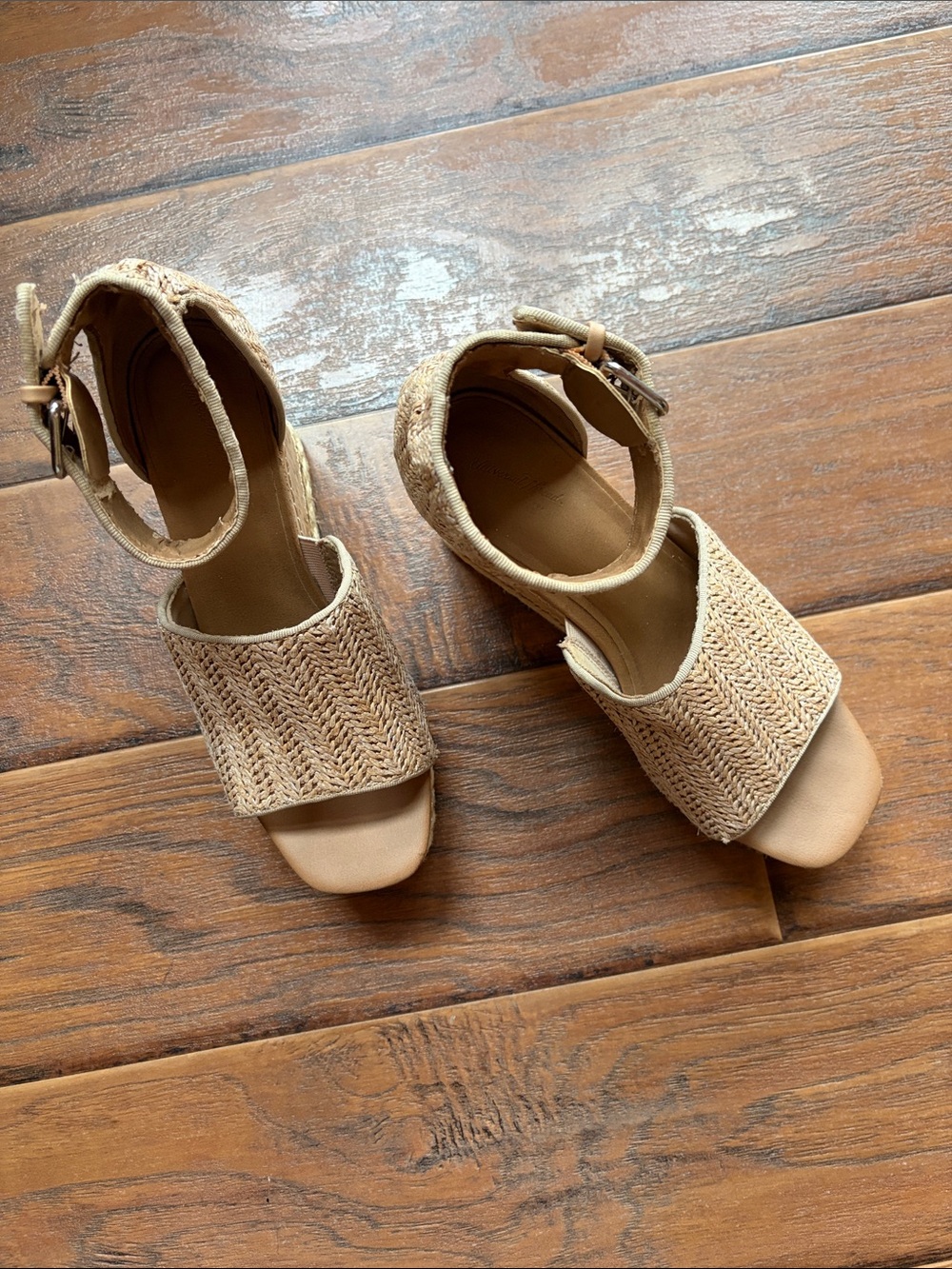 Universal Thread Woven Tan Ankle-Strap Sandals - Size 8.5